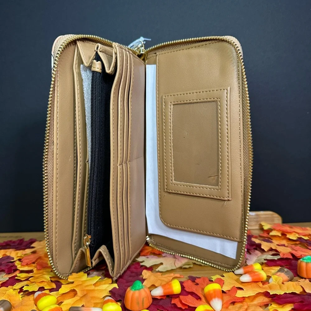 Betsey Johnson Tan Wristlet with Haunted Cowgirl design - Picture 6 of 6